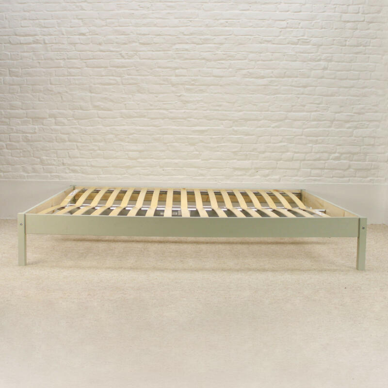 Basic double bed1 2