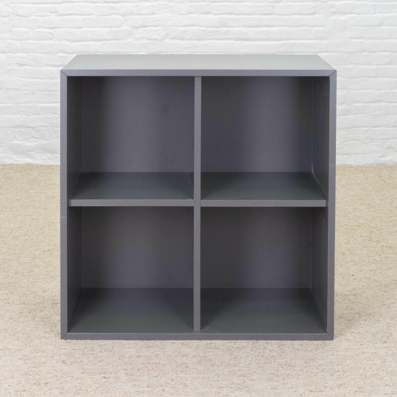 Dark grey square 3