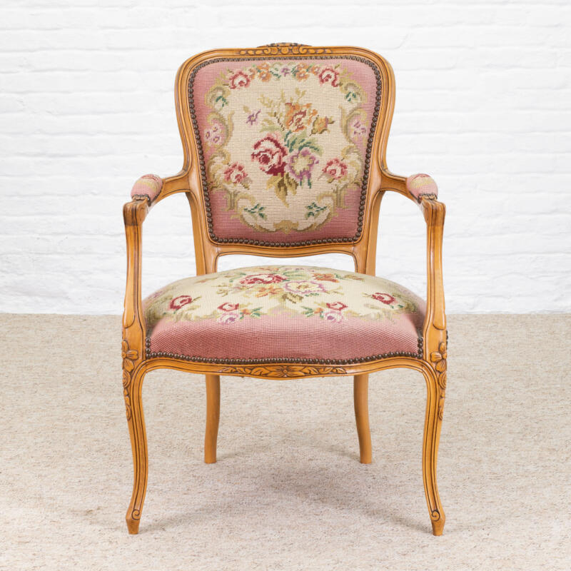 Delphine armchair 2