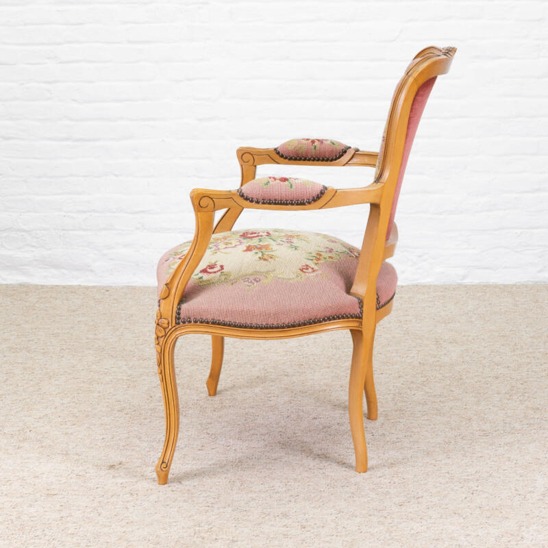 Delphine armchair 3
