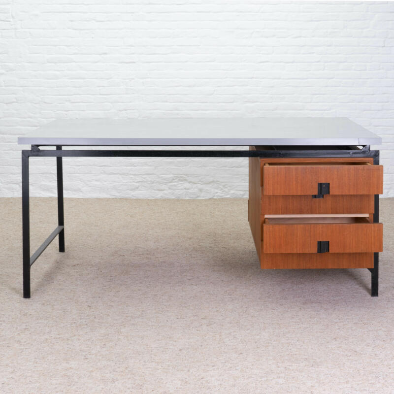 Sarah desk 2