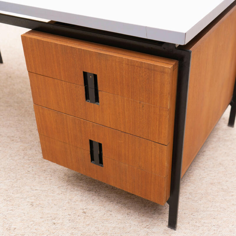 Sarah desk 4