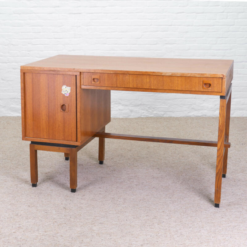 Spela desk 2