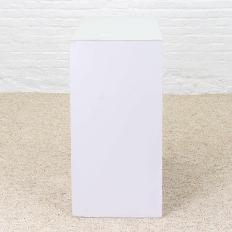 White square 3
