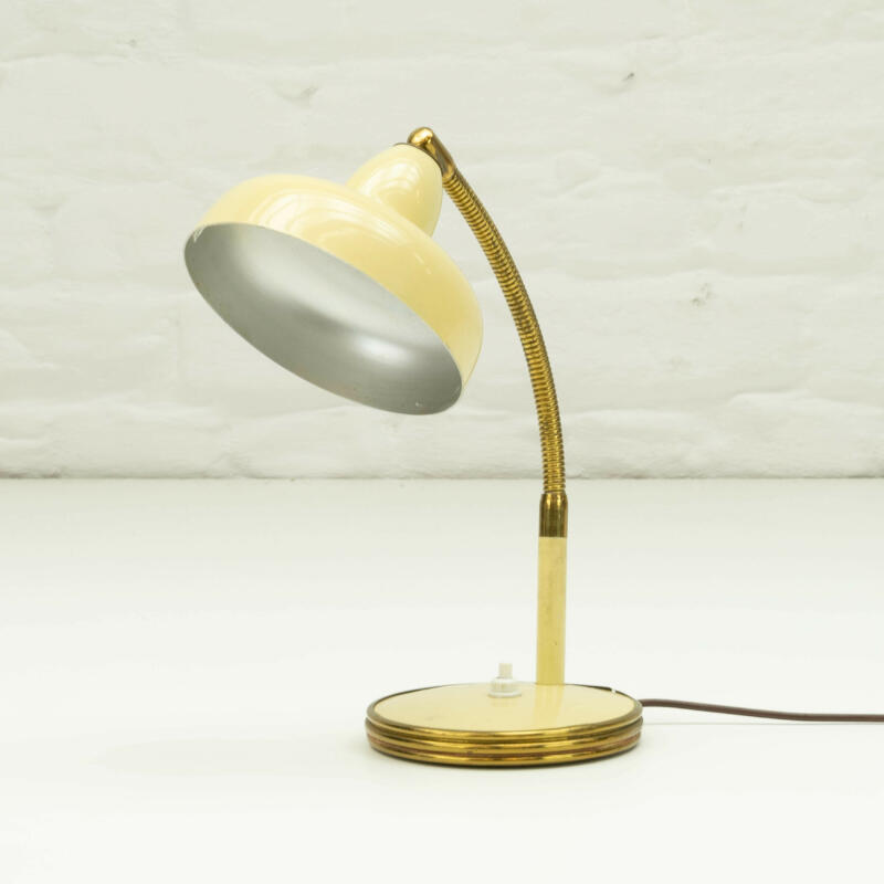 Broken lamp 21