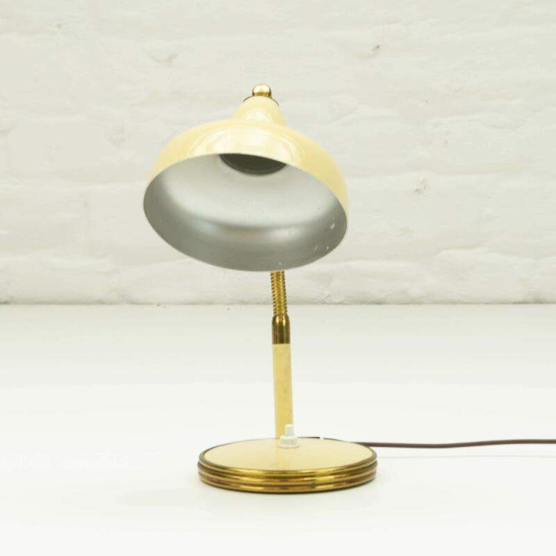 Broken lamp 22