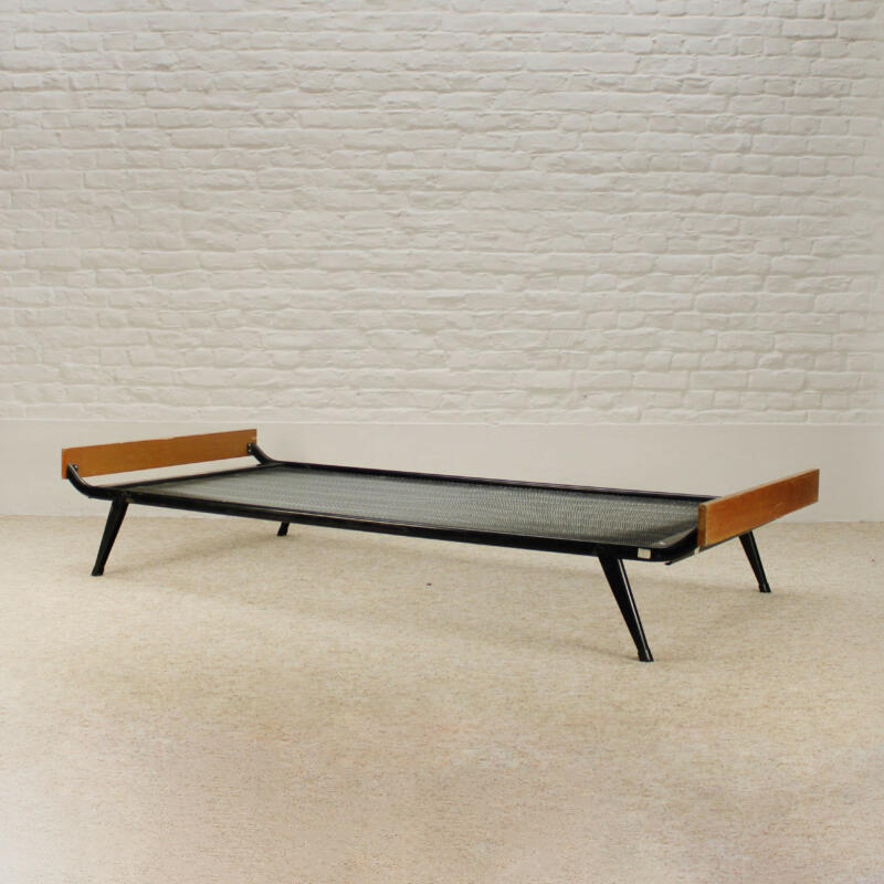 Fridawoodenbed2